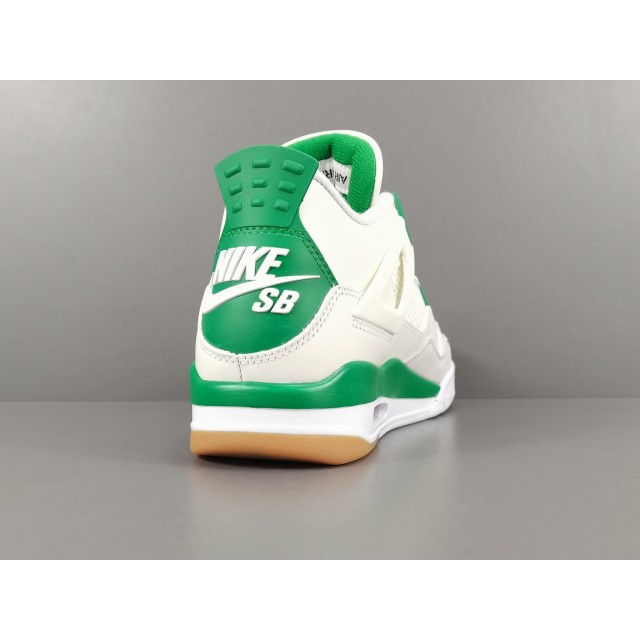 GOD BATCH Nike SB x Jordan  Air Jordan 4 "Pine Green" DR5415 103
