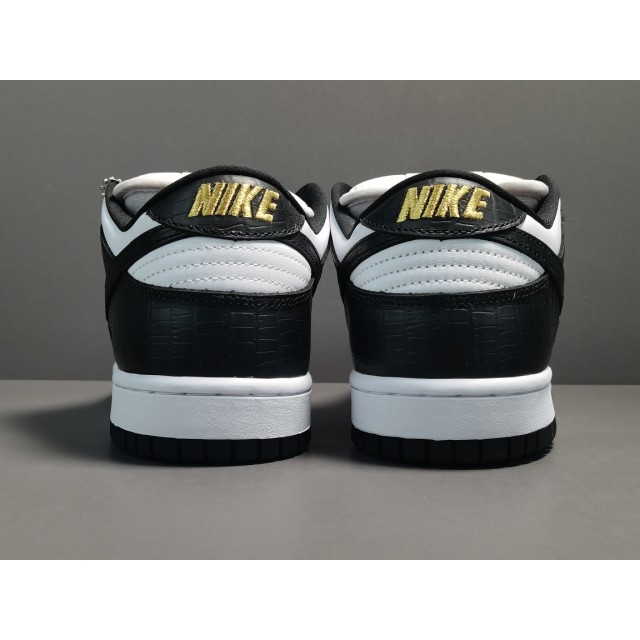 OG BATCH Supreme x Nike SB Dunk Low "Black Stars" DH3228 102