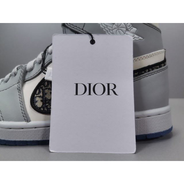 NEW X BATCH Dior x Air Jordan 1 High OG N8607 002