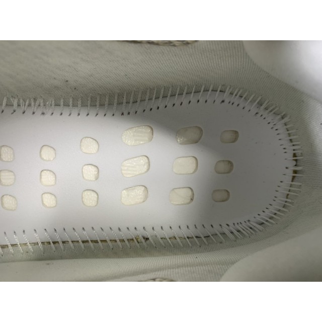 X BATCH Adidas Yeezy Boost 380 “Alien” FV3260