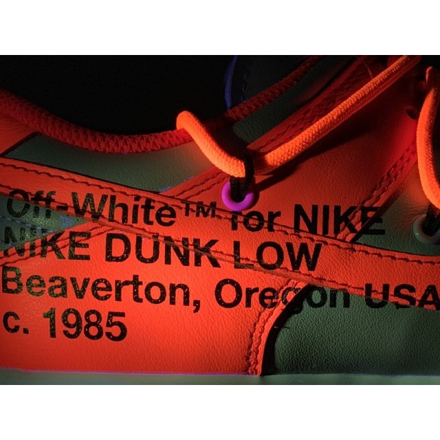 X BATCH OFF-WHITE x Nike Dunk Low CT0856-600