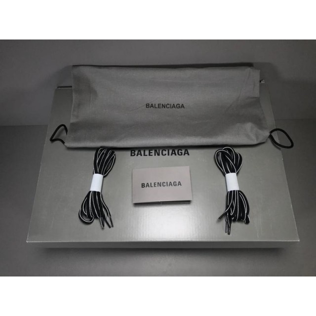 GT Batch Unisex Balenciaga Track 3.0 542023 W1GB1 1000